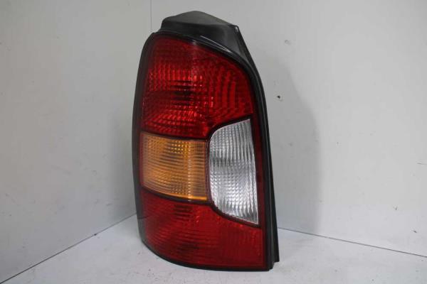 FEU ARRIERE GAUCHE HYUNDAI TRAJET - Vue 1